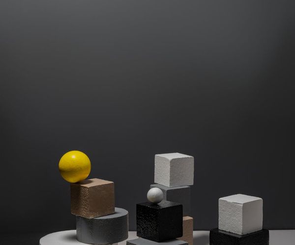 Symmetry and balance visualization with glowing geometry